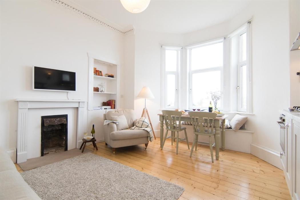 House No1 With Amazing Sea Views And Direct Access *
