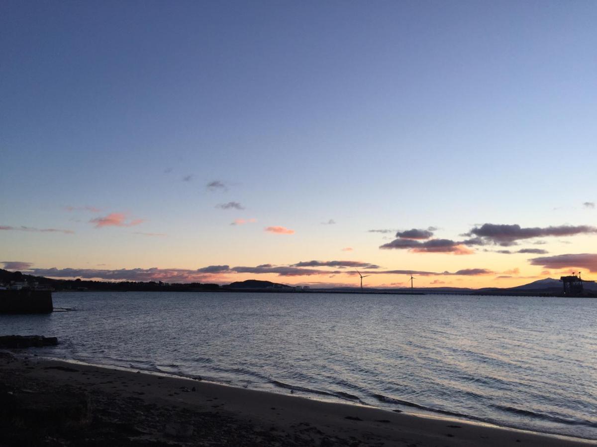 House No1 With Amazing Sea Views And Direct Access Apartment Fairlie